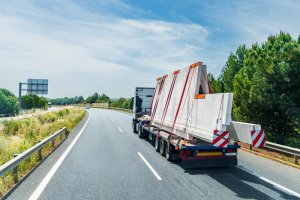 oversized freight load shipping trucking with a professional logistics provider in the northeast corridor